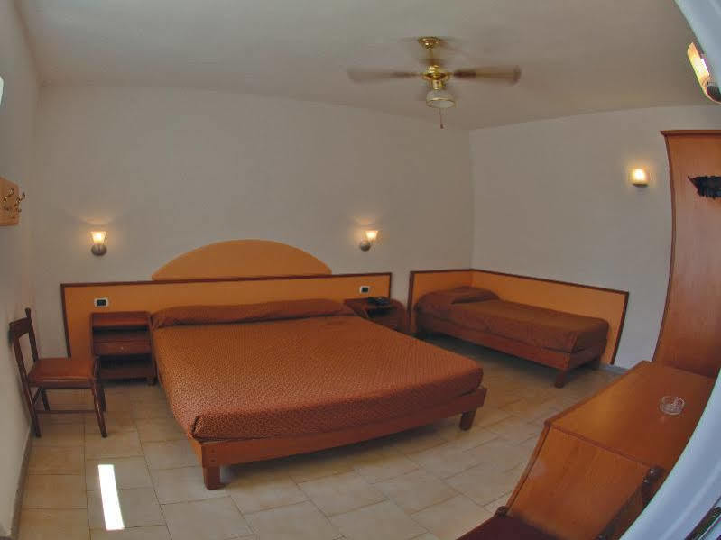 Hotel Villaggio Club Altalia Brancaleone 外观 照片